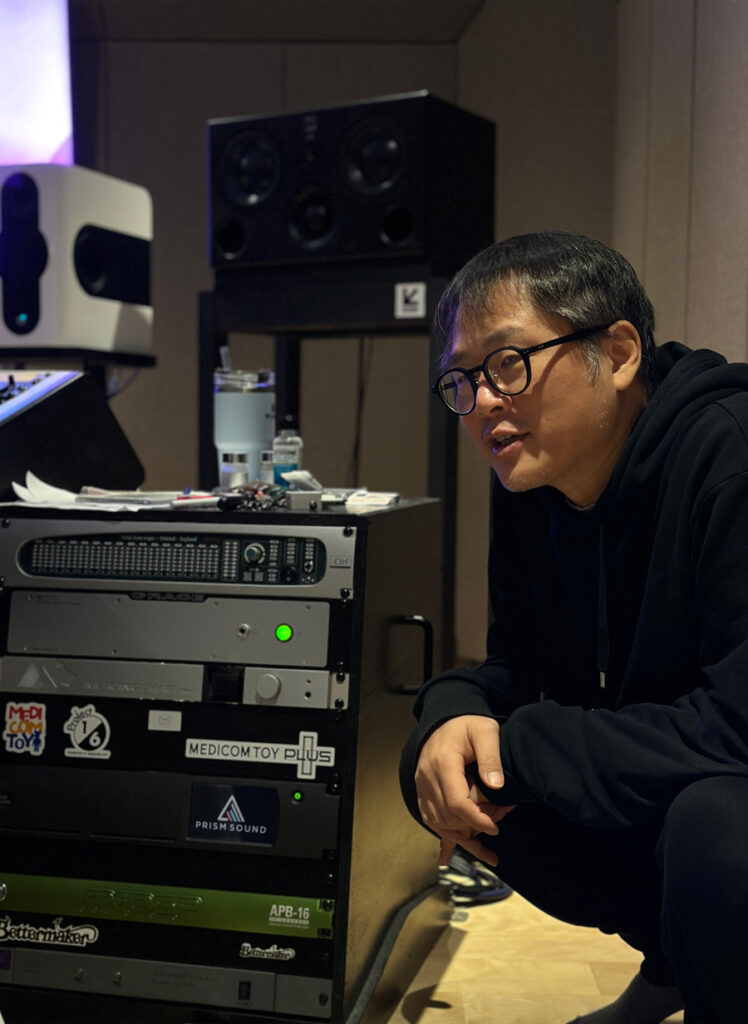 Jeong-Moo-Kyung with the new ADA-128 at Mad Soul Child